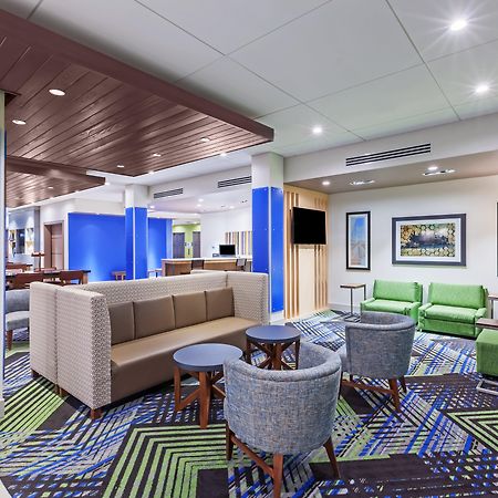 Holiday Inn Express And Suites Chanute By Ihg Esterno foto